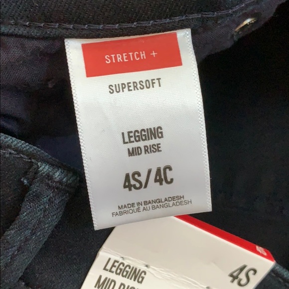 Mid Rise Jeans - 4 Short - Picture 4 of 5